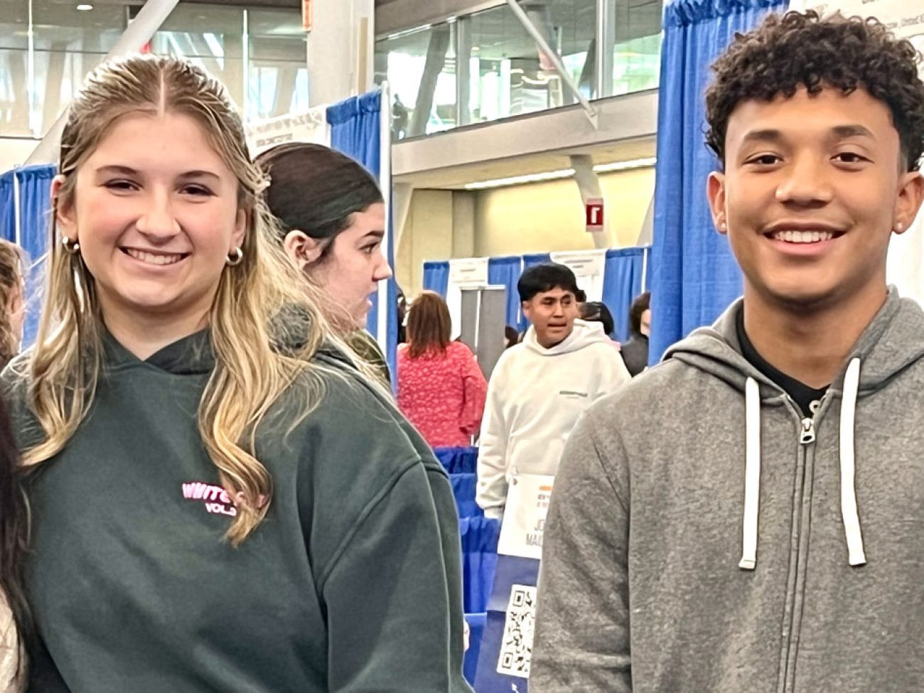 Salem High School Junior Class Attends NACAC College Fair